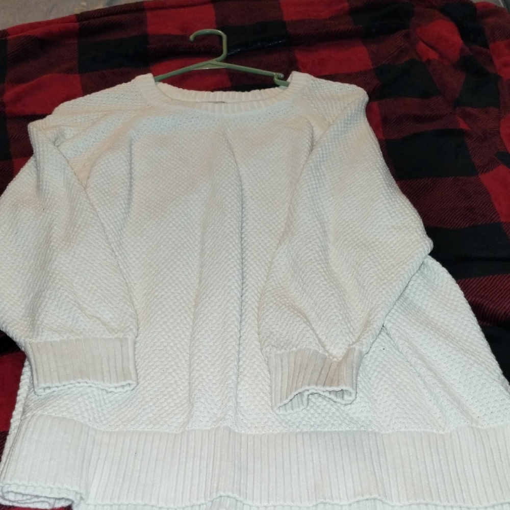 Old Navy Cream Crew Neck Sweater Womens